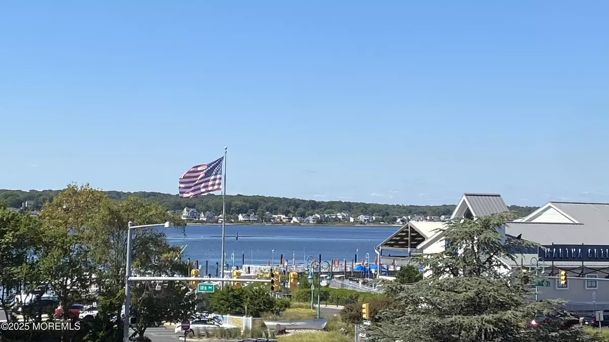 Belmar, NJ 07719,1000 River Road #3C