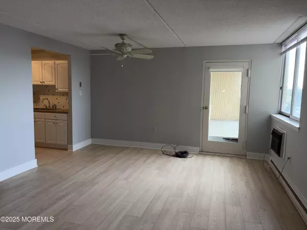 Belmar, NJ 07719,1000 River Road #3C