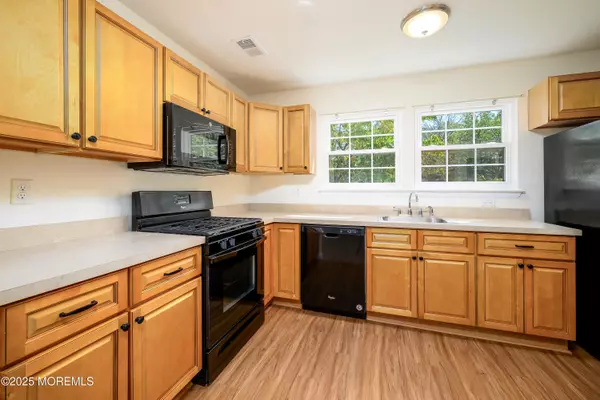 Jackson, NJ 08527,1007 Poppy Place
