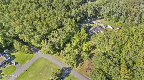 Medford, NJ 08055,8 W Raymond Avenue