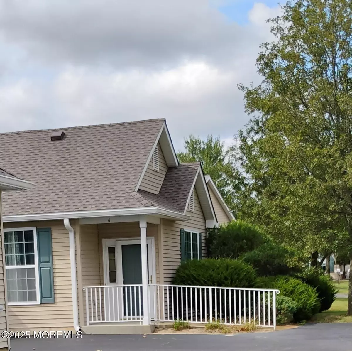 Whiting, NJ 08759,4 Winkle Court