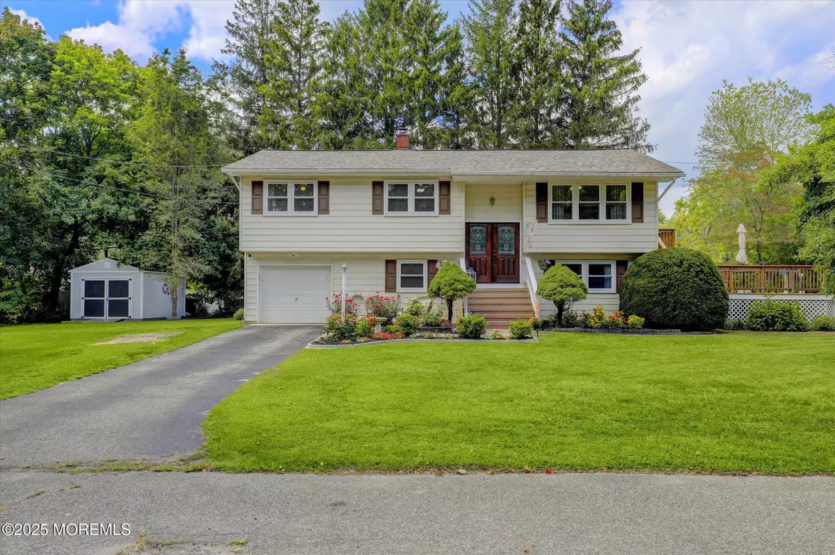 Jackson, NJ 08527,11 Honeysuckle Lane
