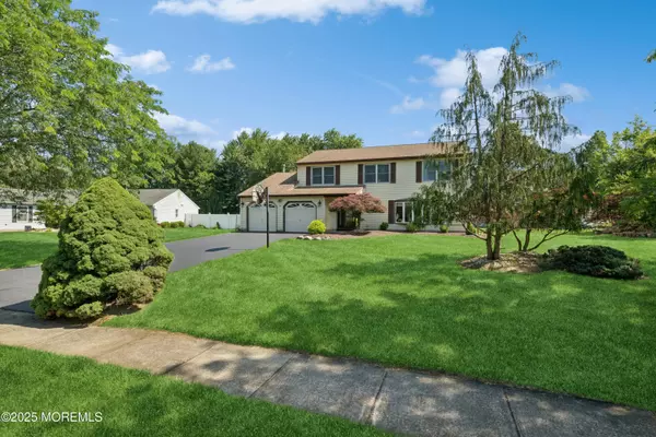 Manalapan, NJ 07726,4 Monterey Lane