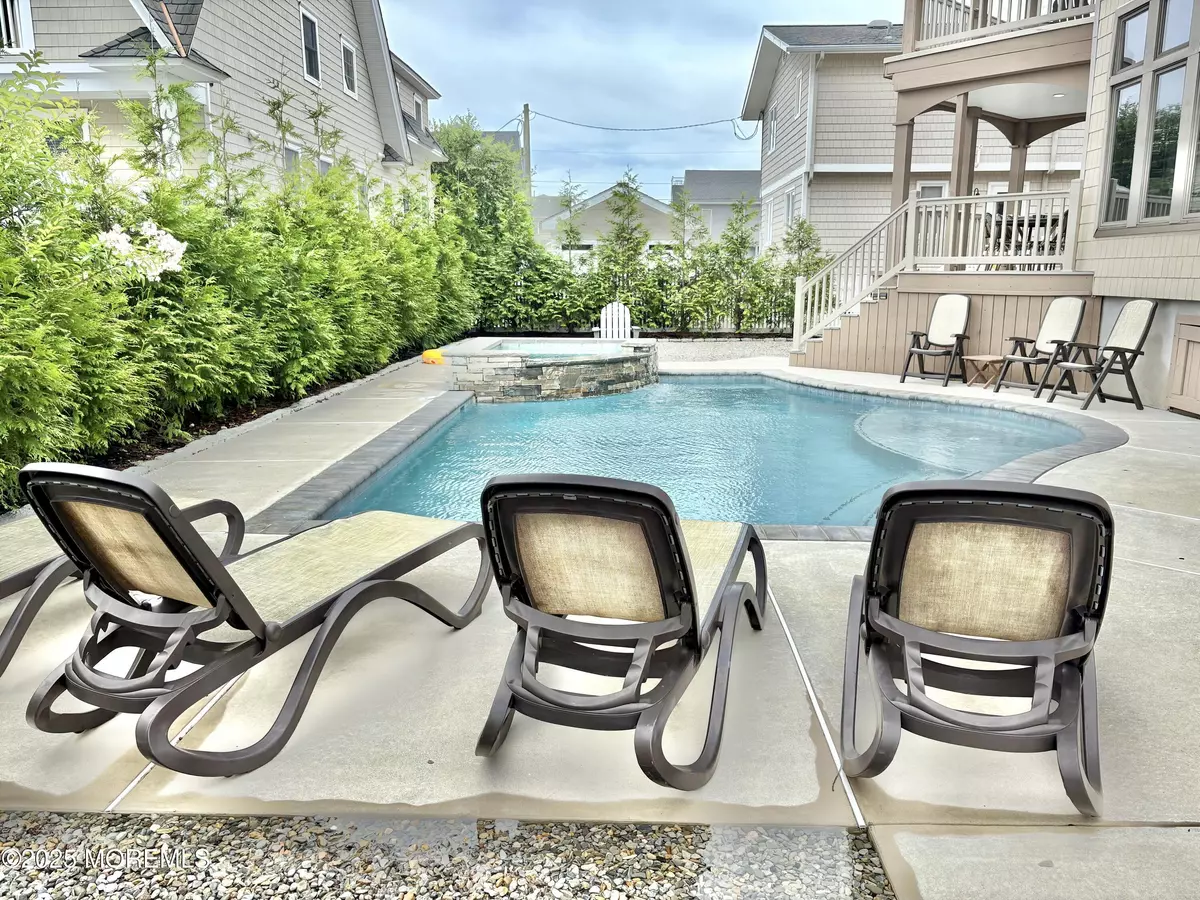 Avalon, NJ 08202,7463 Ocean Drive