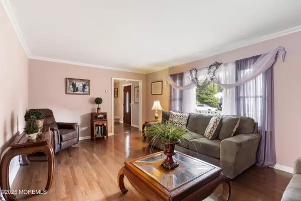 Oceanport, NJ 07757,7 Spring Lake Avenue