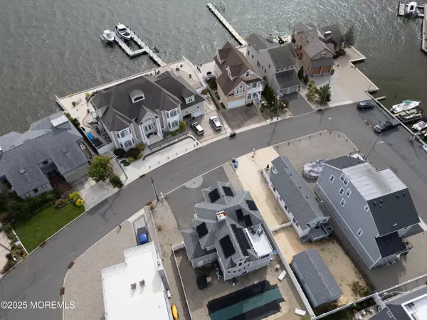 Toms River, NJ 08753,42 Bay Breeze Drive