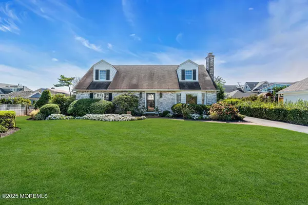 Spring Lake, NJ 07762,7 Monmouth Shire Lane