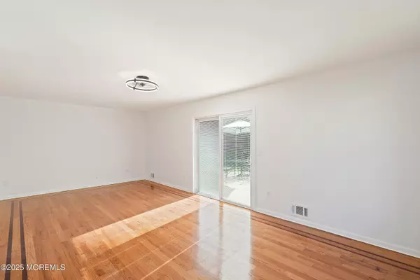 Keyport, NJ 07735,34 Van Dorn Street