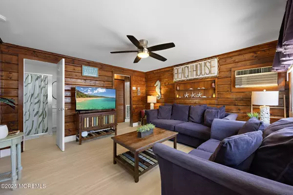 Sea Bright, NJ 07760,41 Waterview Way