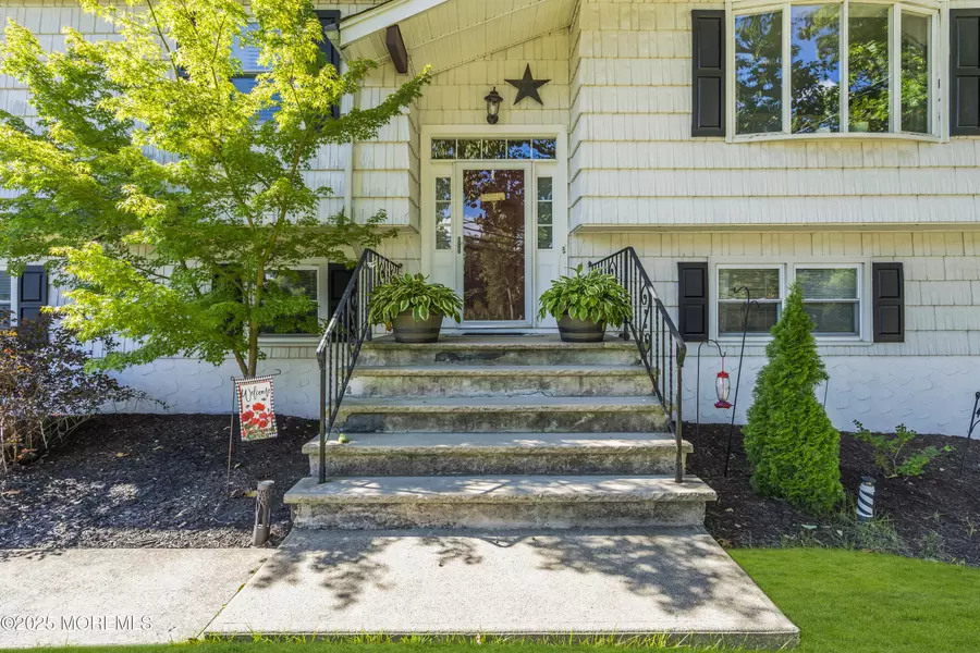 910 Woodlane Road, Jackson, NJ 08527