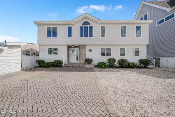 Lavallette, NJ 08735,366 Fort Meyers Court