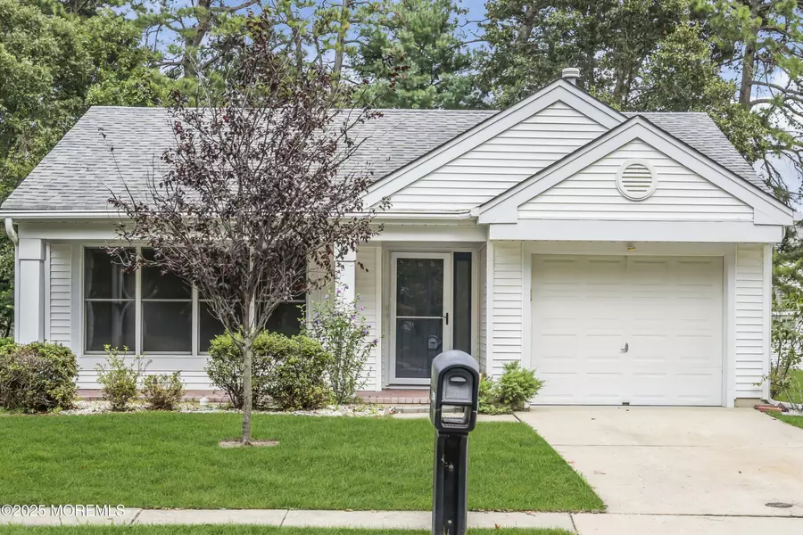 2299 Kira Court, Toms River, NJ 08755