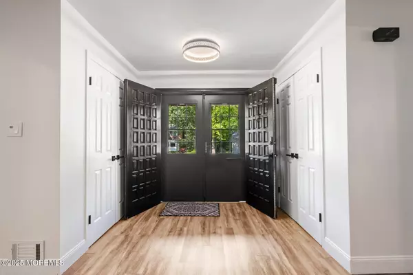 Morganville, NJ 07751,3 Emerald Drive