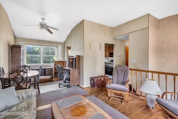 Toms River, NJ 08753,30 Russell Street