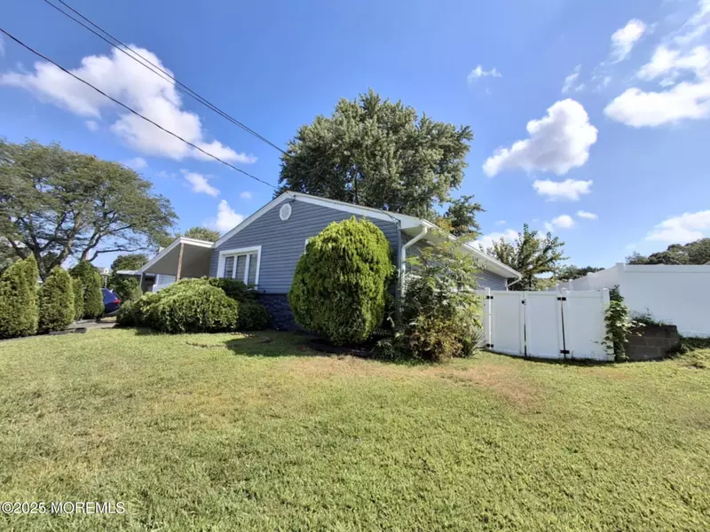 38 Hemlock Drive, Parlin, NJ 08859