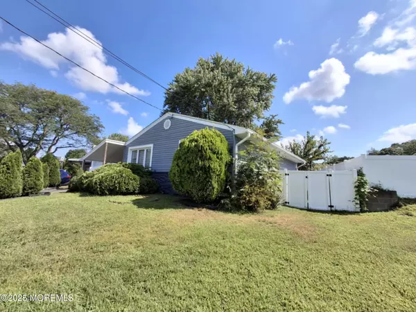 38 Hemlock Drive, Parlin, NJ 08859