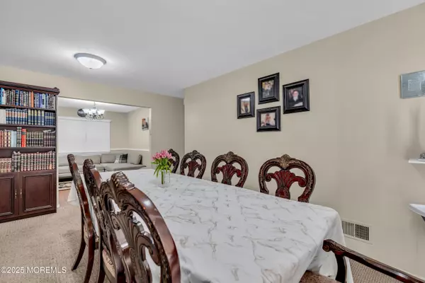 Lakewood, NJ 08701,992 Princewood Avenue