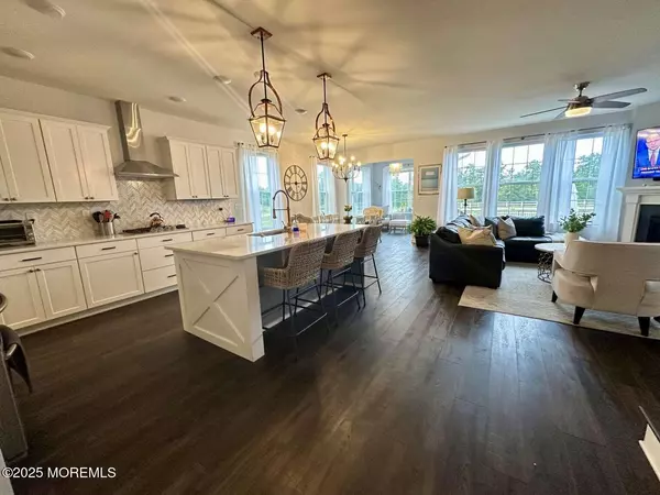 Manahawkin, NJ 08050,67 Ashburn Avenue