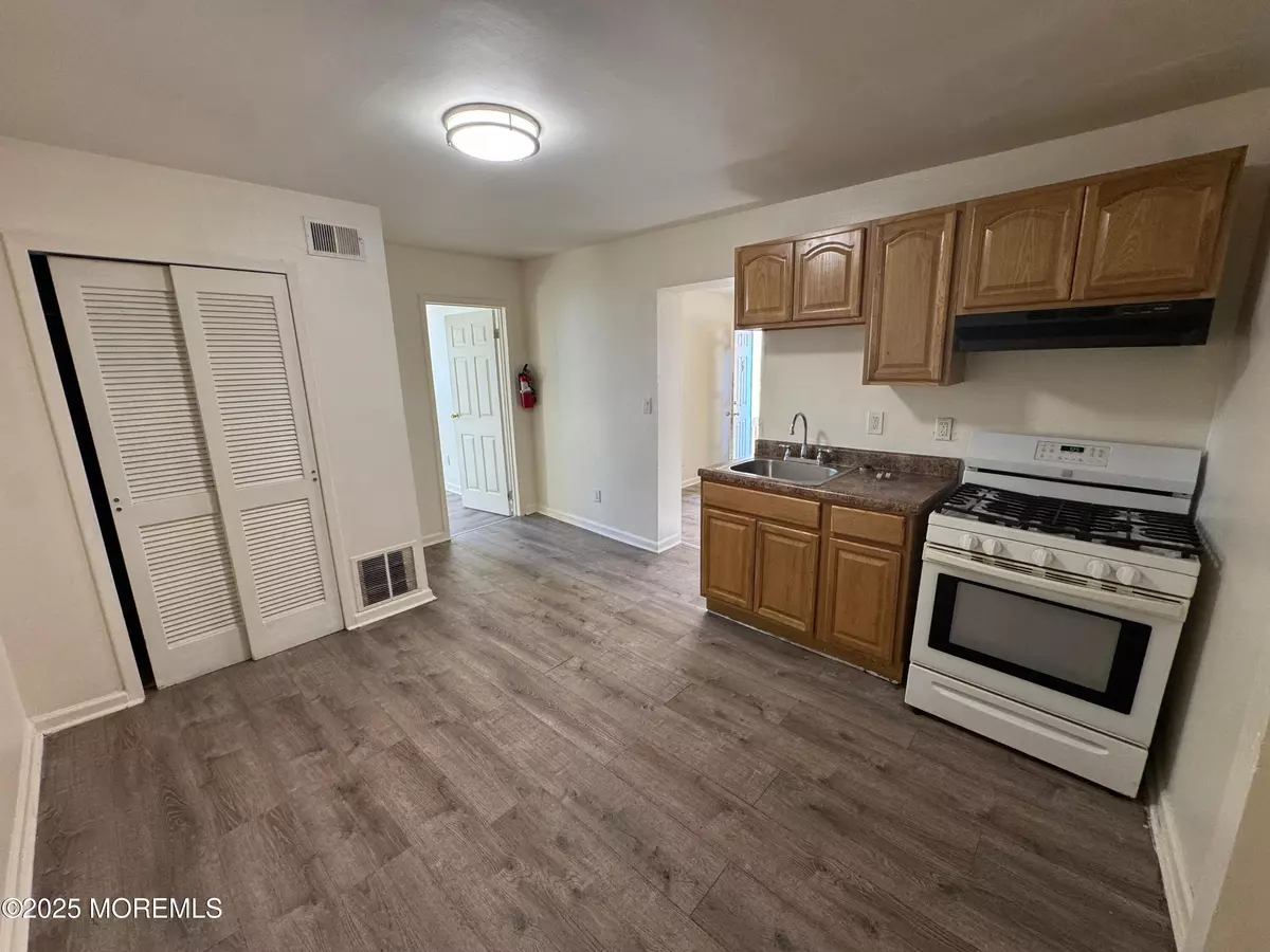 Perth Amboy, NJ 08862,724 Cortlandt Street #6