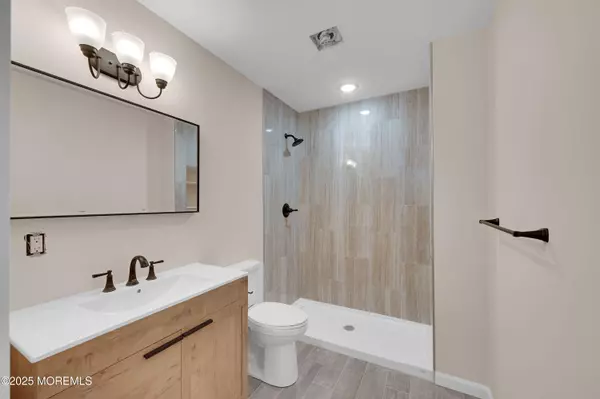 Hazlet, NJ 07730,484 Laurel Avenue