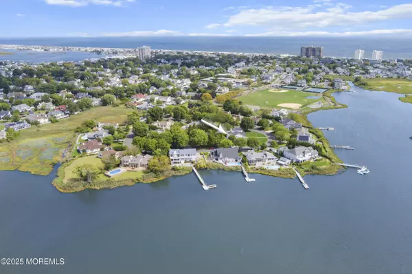 Monmouth Beach, NJ 07750,8 Mann Court