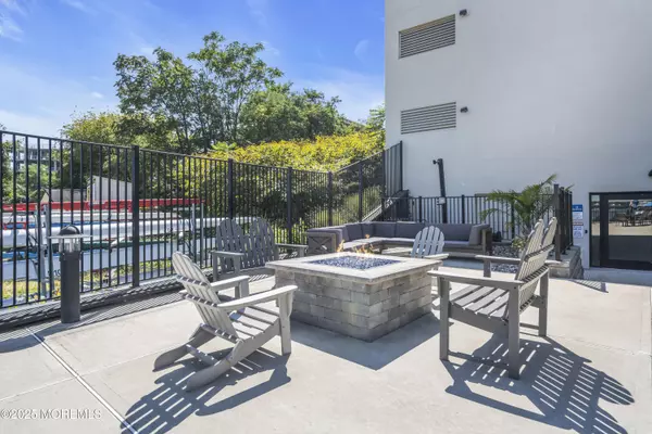 Red Bank, NJ 07701,28 Riverside Avenue #2F