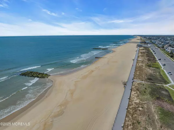 Spring Lake, NJ 07762,20 Sussex Avenue