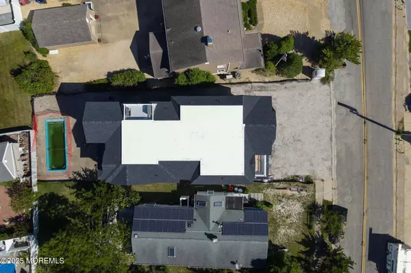 Lavallette, NJ 08735,152 Pershing Boulevard