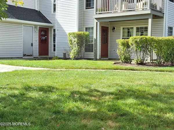 Morganville, NJ 07751,374 Hampton Place