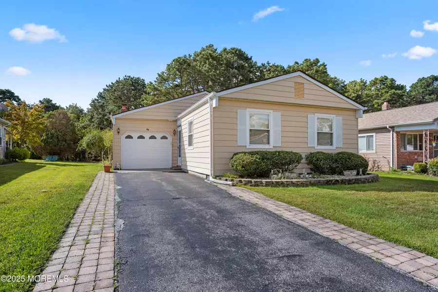 77 Chesterfield Lane, Toms River, NJ 08757