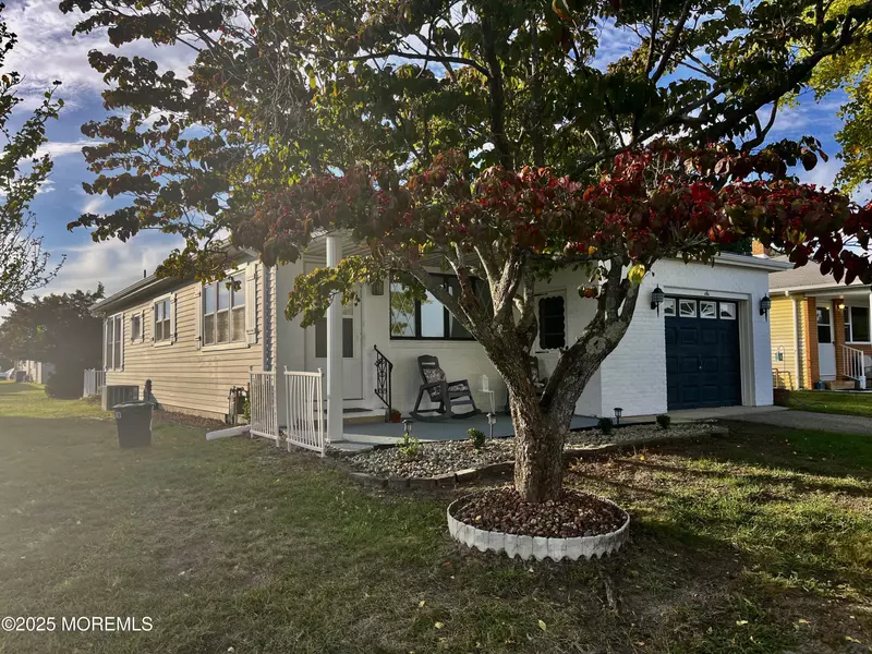 6 San Juan Court, Toms River, NJ 08757