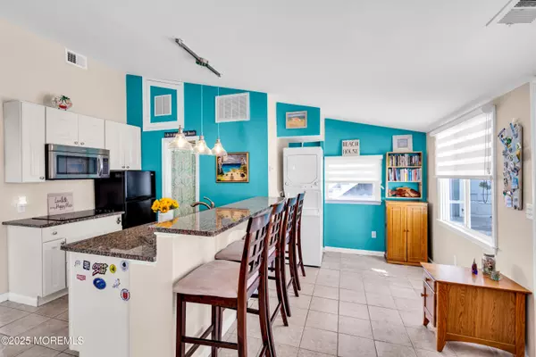Lavallette, NJ 08735,21 E Dune Way