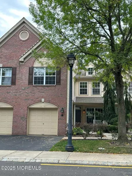 47 Poplar Lane, Holmdel, NJ 07733