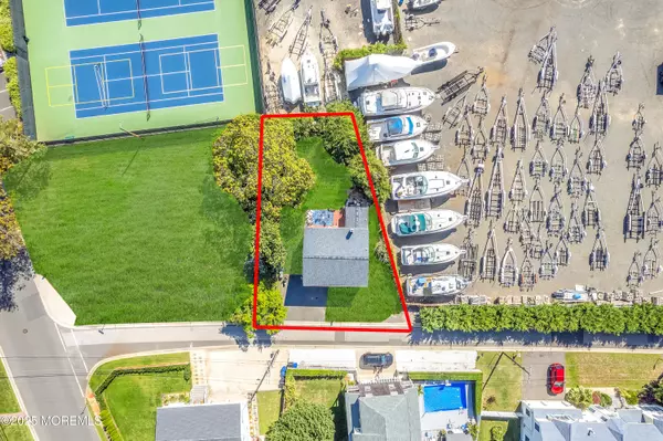 Point Pleasant, NJ 08742,704 Mount Place