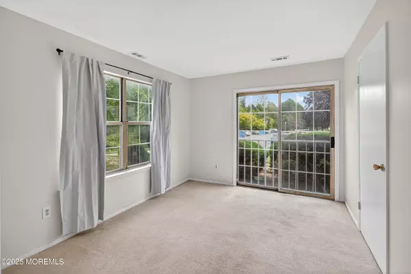 Freehold, NJ 07728,722 Zlotkin Circle #4