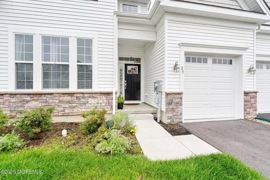 23 Gulfstream Road, New Egypt, NJ 08533