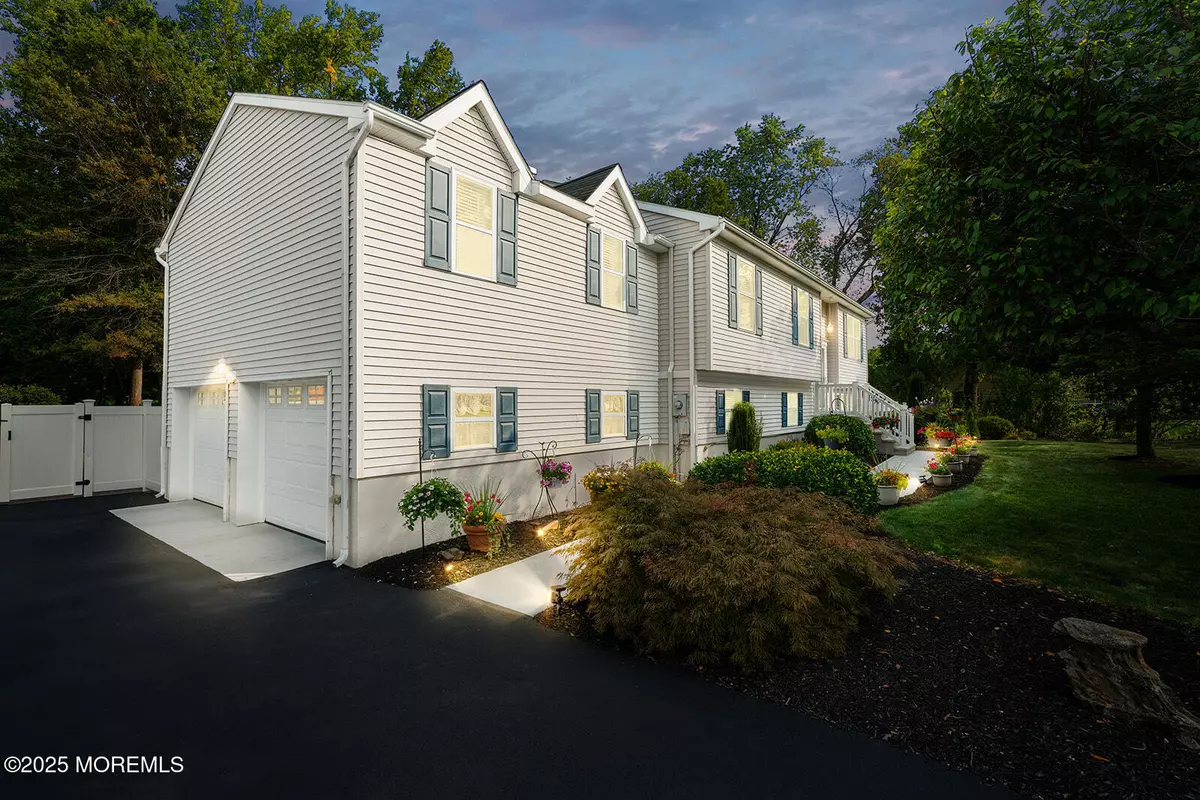 Monmouth Junction, NJ 08852,185 Fresh Ponds Road