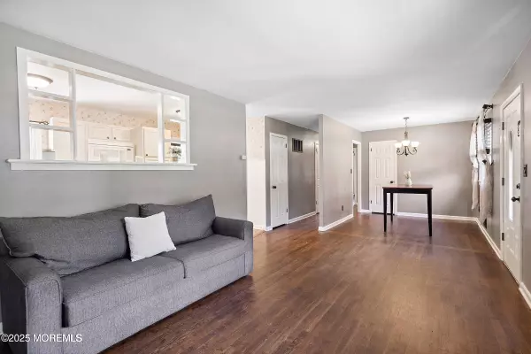 Howell, NJ 07731,6 Redwood Road