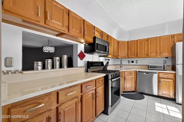 North Brunswick, NJ 08902,78 Albury Way