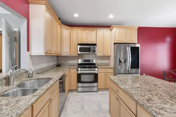 Matawan, NJ 07747,9 W Aspen Way