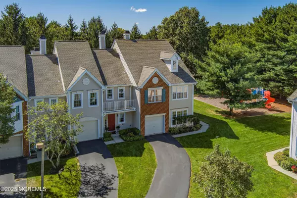 Holmdel, NJ 07733,32 Bristel Road #212