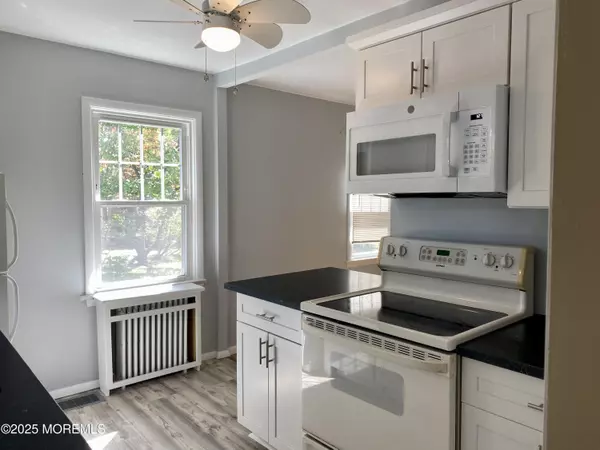Red Bank, NJ 07701,21 E Lincoln Circle #A
