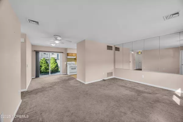 Matawan, NJ 07747,3 Nebraska Drive