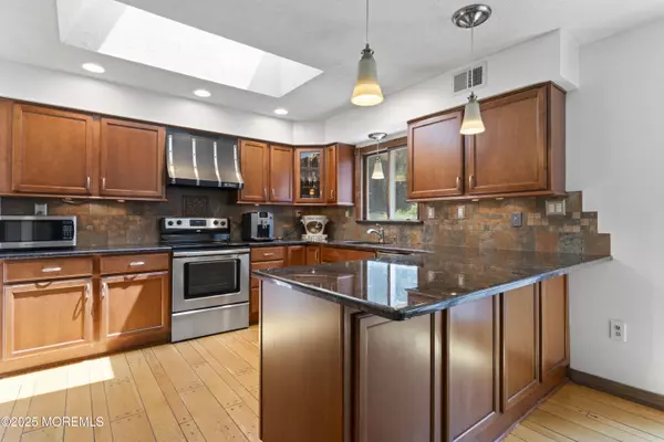 Middletown, NJ 07748,63 Green Meadow Boulevard