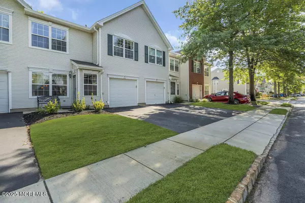 Freehold, NJ 07728,47 Picket Place
