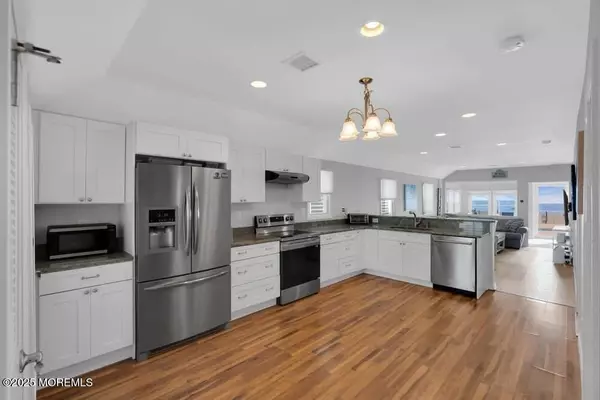 Manasquan, NJ 08736,117 Beachfront