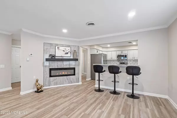 Whiting, NJ 08759,7 Drake Street #B