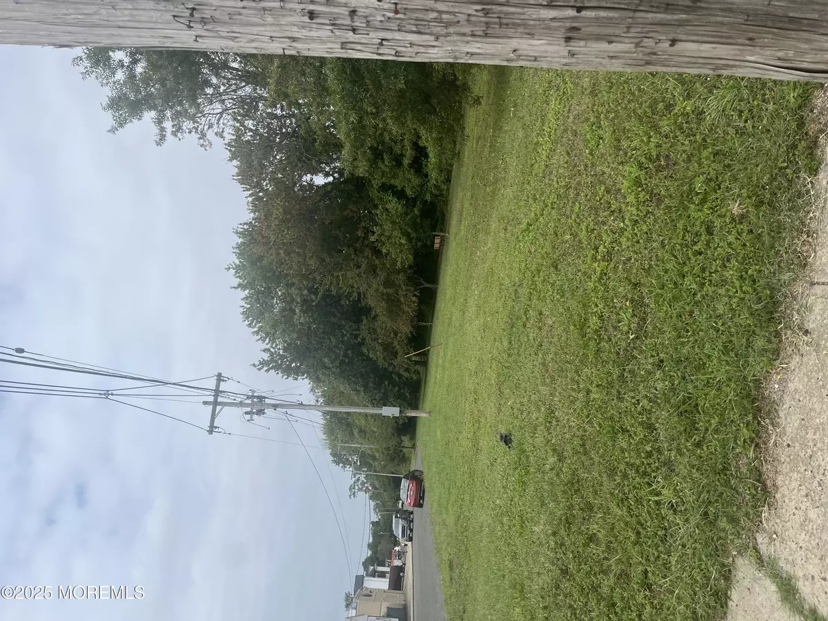Belford, NJ 07718,135 Rail Road Avenue
