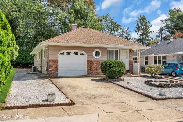 Toms River, NJ 08753,39 Mount Katadin Drive