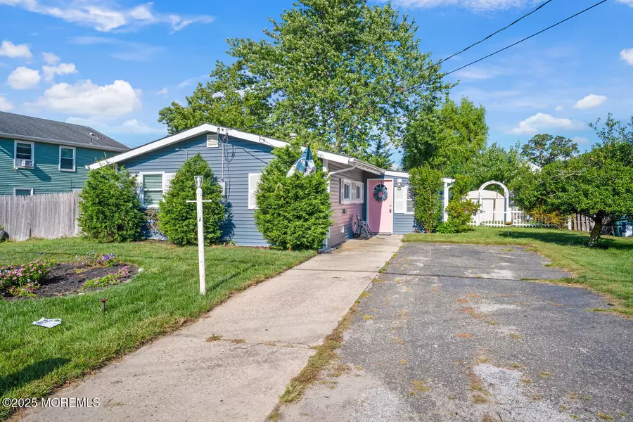 532 Kadlubeck Way, Little Egg Harbor, NJ 08087